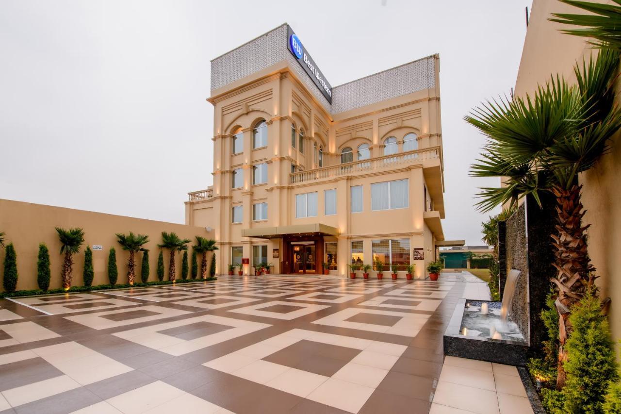 Best Western Kapurthala Town Exteriör bild